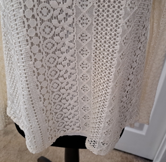 Hollister Lace Cream Top With Long Sleeves    Size S - Picture 4 of 8